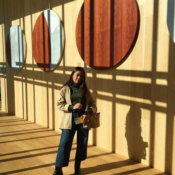 Meet your Posher, Helena - Picture 1 of 1